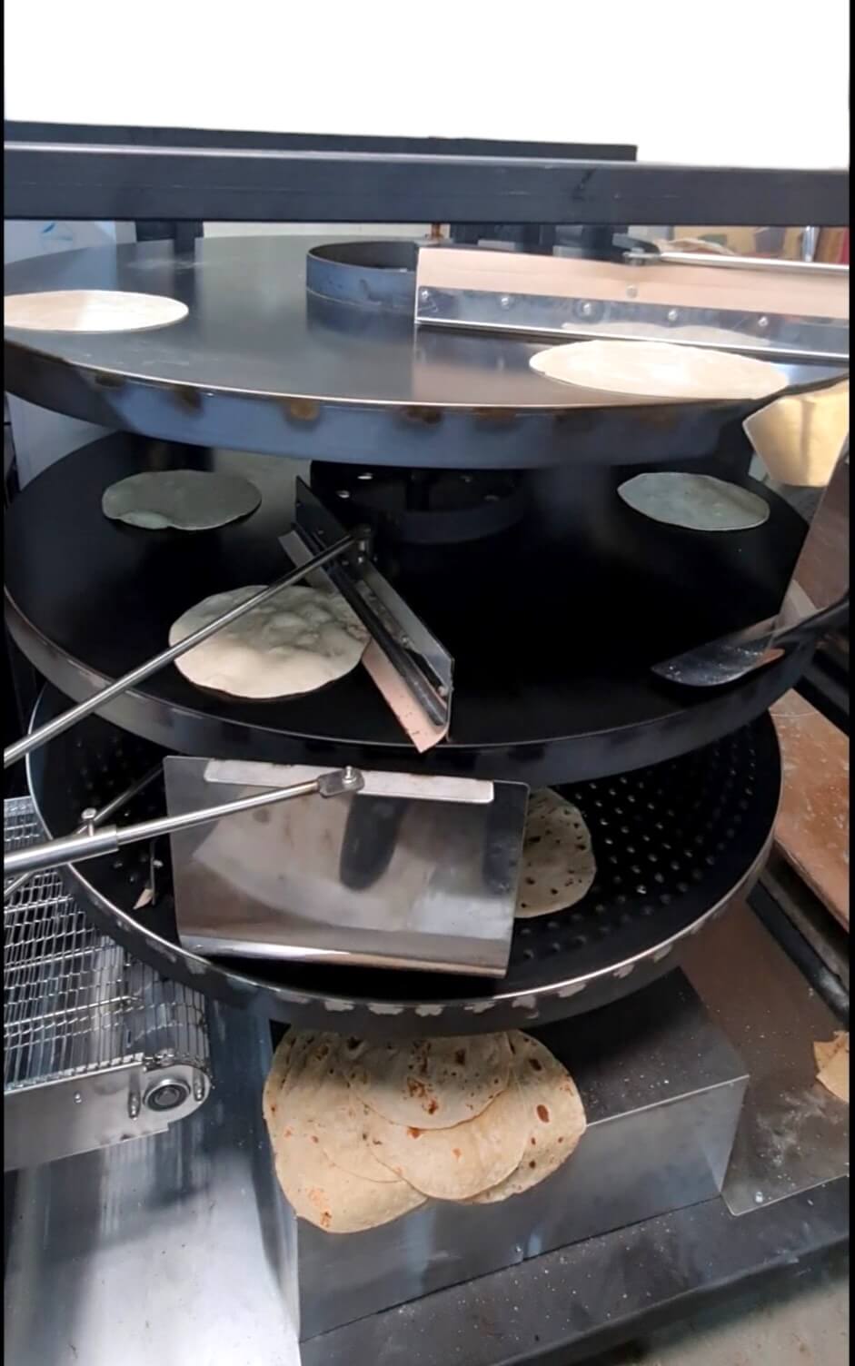 Rotoquip Commercial Automatic Chapati Machine 3 Tier Gas Disc Oven 700 pcs/Hr - RACM-1 Indian Chapati Machines Rotoquip