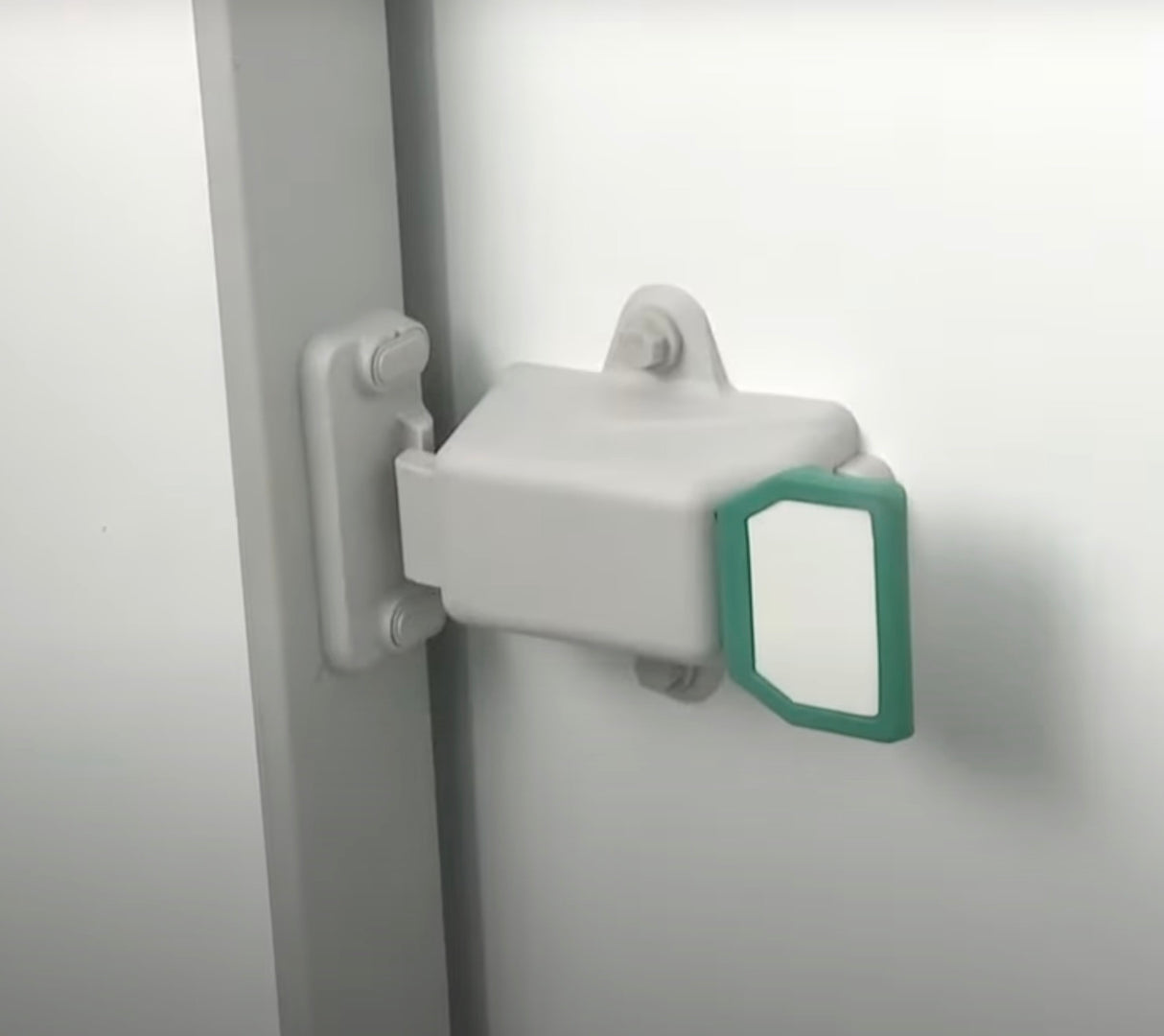 Combisteel Walk-In Cold Room Complete with Cooling Unit 1.8m x 2.1m - 7489.1040 Cold & Freezer Rooms Combisteel