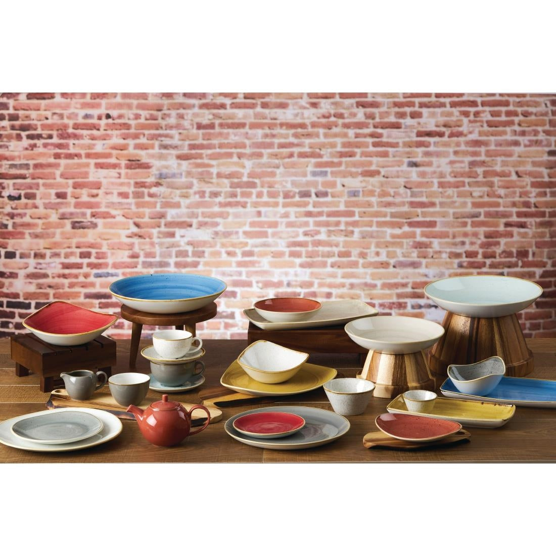 Churchill Stonecast Triangle Bowls Berry Red 235mm (Pack of 12) - DB068 Bowls Churchill