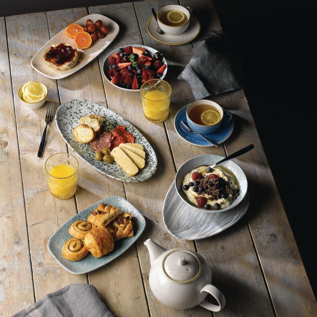 Churchill Fluid Triangle Chef Plates Pearl Grey 205 x 304mm (Pack of 6) - DF729 Plates Churchill