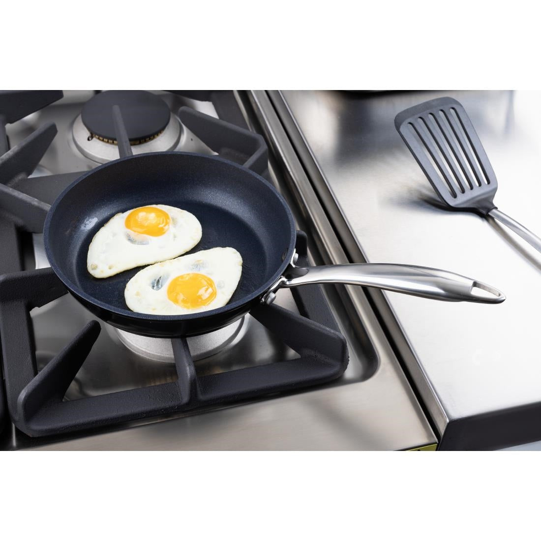 Vogue Cast Aluminium Non-Stick Teflon Frying Pan 20cm - DC700 Vogue