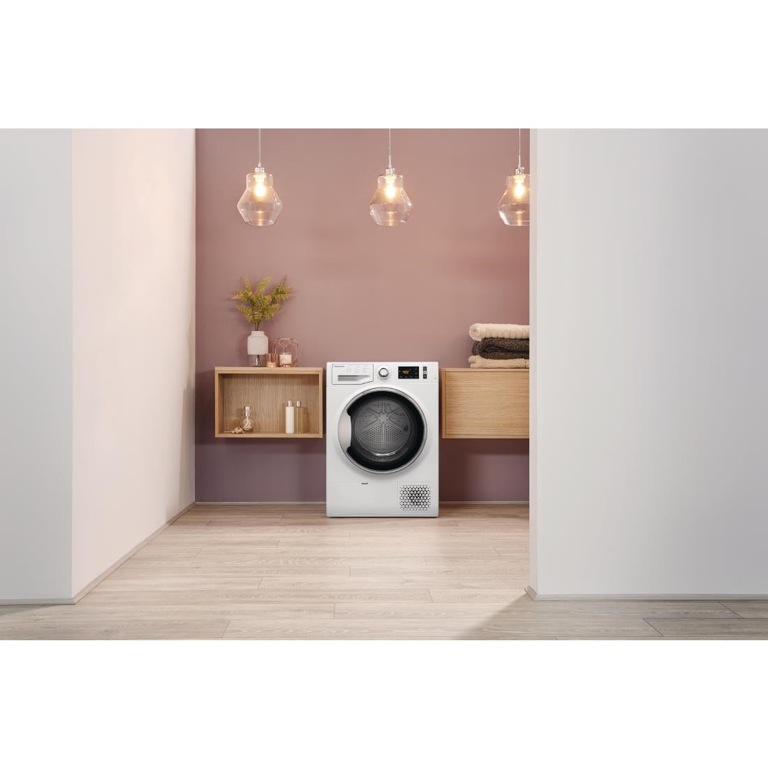 Hotpoint ActiveCare Heat Pump Tumble Dryer NT M11 82XB - DC975 Hotpoint