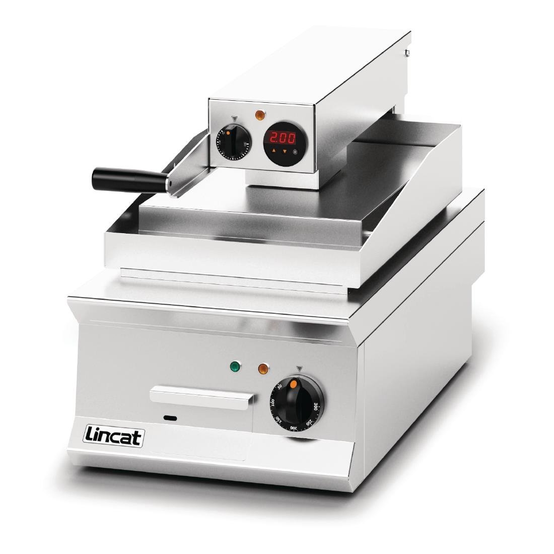 Lincat Opus 800 Ribbed Clam Griddle OE8211/R - DM577 Lincat