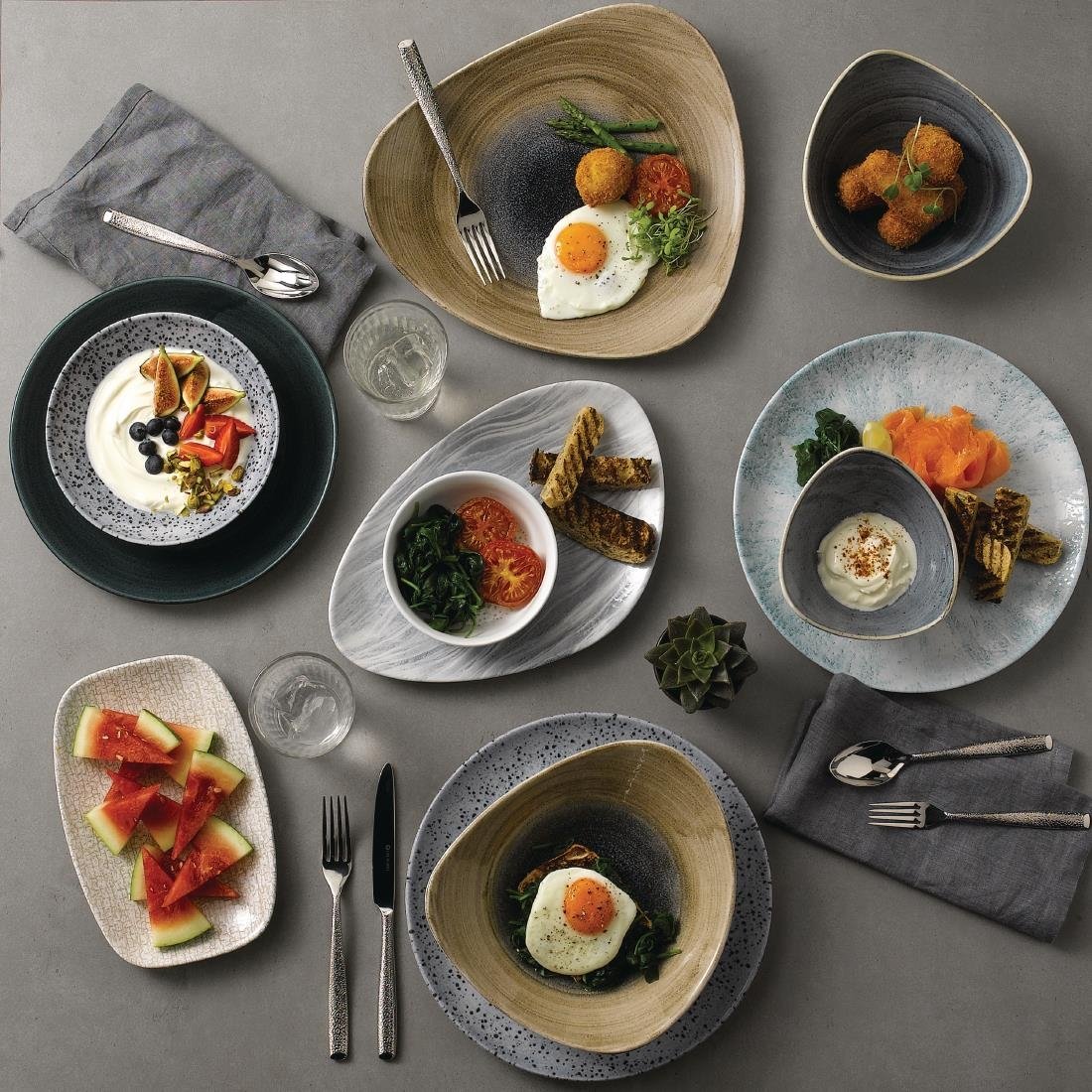 Churchill Fluid Triangle Chef Plates Pearl Grey 188 x 355mm (Pack of 6) - DF730 Plates Churchill