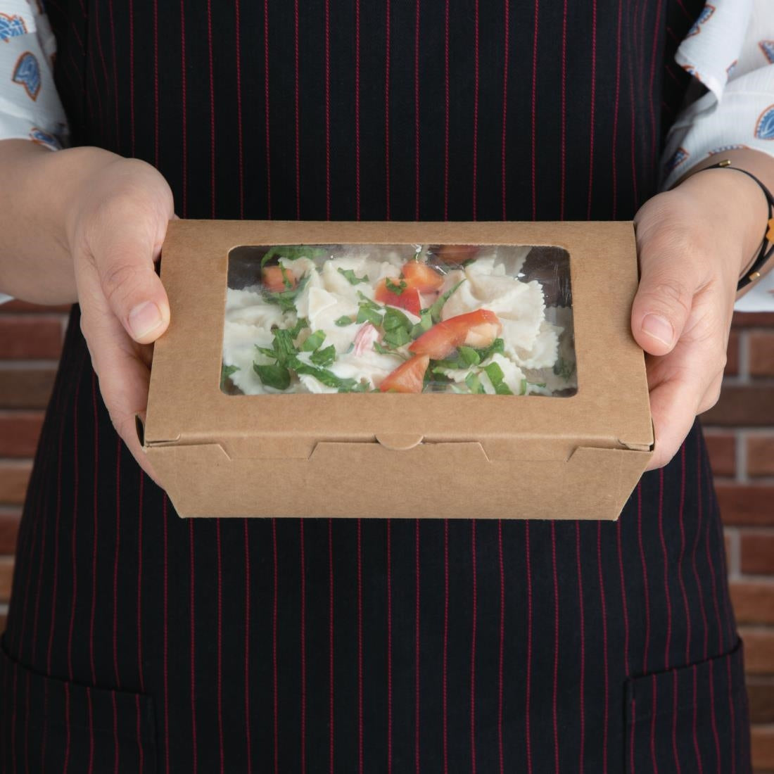 Fiesta Compostable Salad Boxes with PLA Windows 700ml (Pack of 200) - FB676  Fiesta
