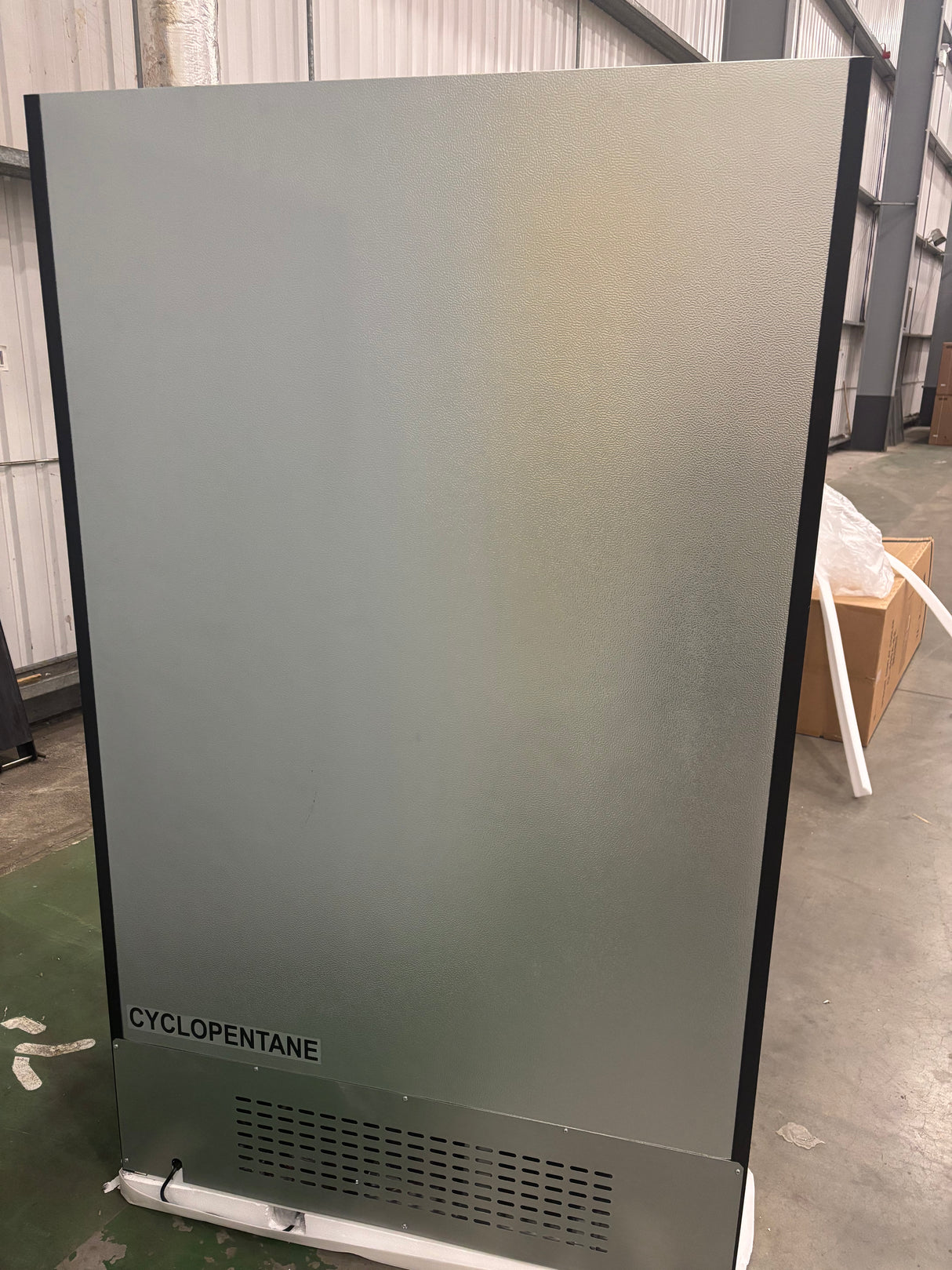 Empire Double Door Display Cooler Hinged – B Energy Rated Commercial Fridge with Merchandising Canopy | CL-690A - Graded Item