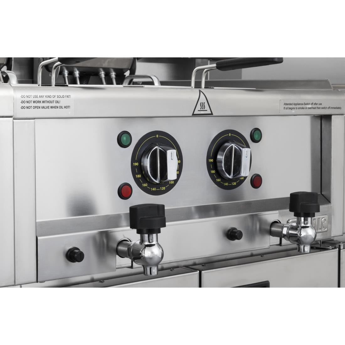 Buffalo 600 Series Twin Tank Electric Fryer 2 x 8Ltr - CU477 Countertop Electric Fryers Buffalo