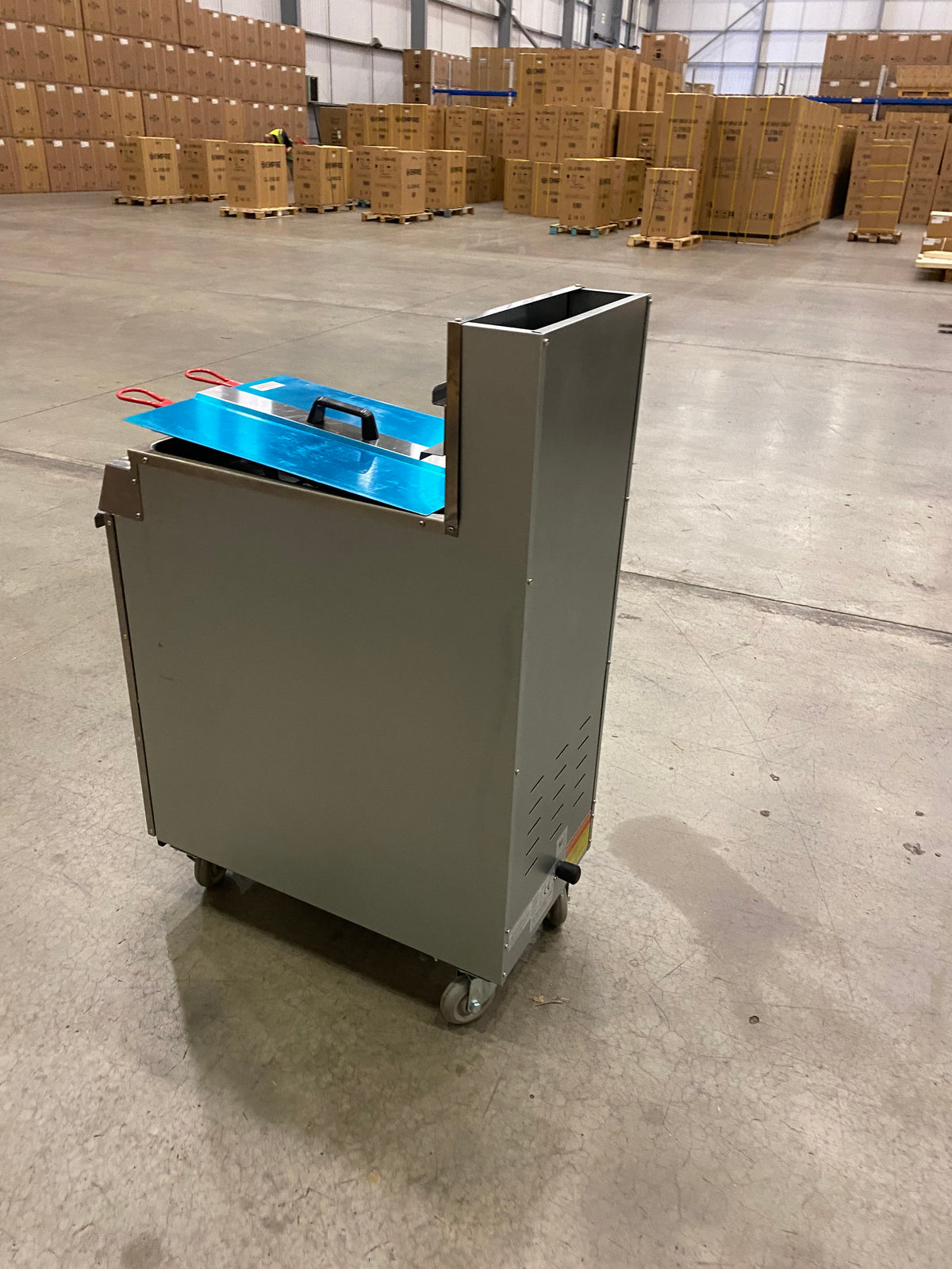 Empire Twin Basket Single Tank Fryer – Nat Gas & LPG, 3 Burner, 24L, 80,000 BTU | EMP-MGEF-3-OZ - Graded Item Freestanding Gas Fyers Empire