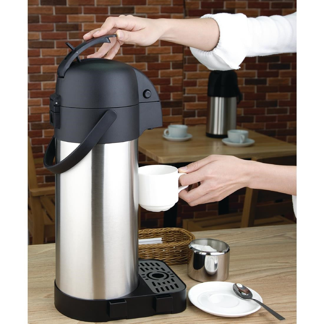 Olympia Lever Action Airpot 4Ltr - DL166  Olympia   