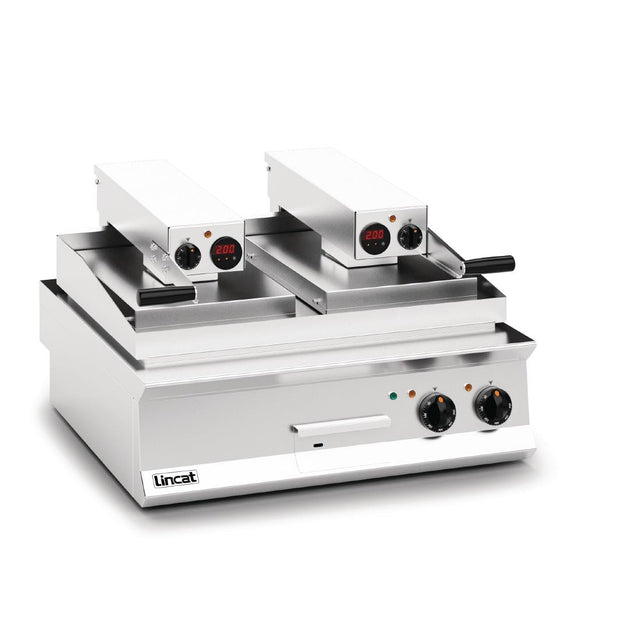 Lincat Opus 800 Clam Griddle OE8210 - DM555  Lincat   