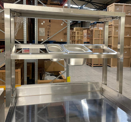 Hamoki 900mm Garnish Rail & GN Pan Holder Rack – Charbroiler & Griddle Prep Station | 231056 Stainless Steel Prep Stations Hamoki