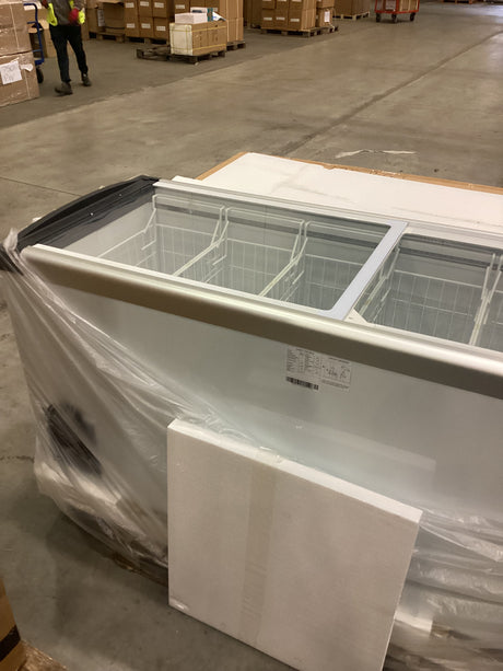 Empire Sliding Glass Lid Display / Ice Cream Chest Freezer 545 Litre Capacity - EMP-CF620P-GT - Graded Item Display Chest Freezers Empire
